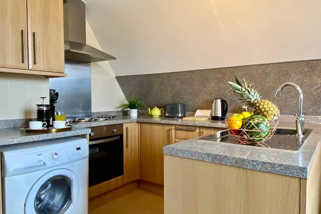 Beachside Bliss: Stylish Apartment near Bournemouth United Kingdom